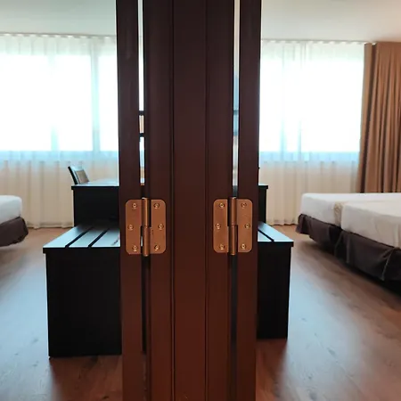 塔拉克公园塔拉戈纳酒店 酒店 4*