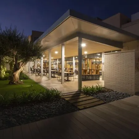 塔拉克公园塔拉戈纳酒店